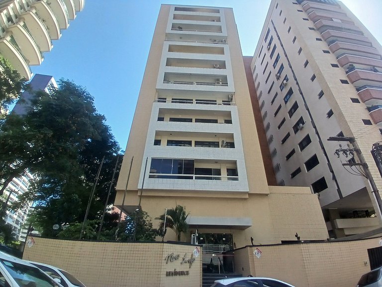 Meireles Seafront Apartment for 4 | Parking | WiFi