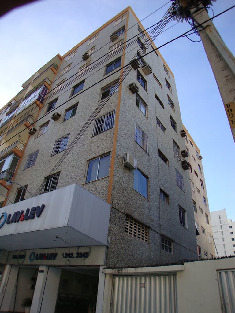 4BR Apt 1 Min from Beachfront | WiFi | Parking
