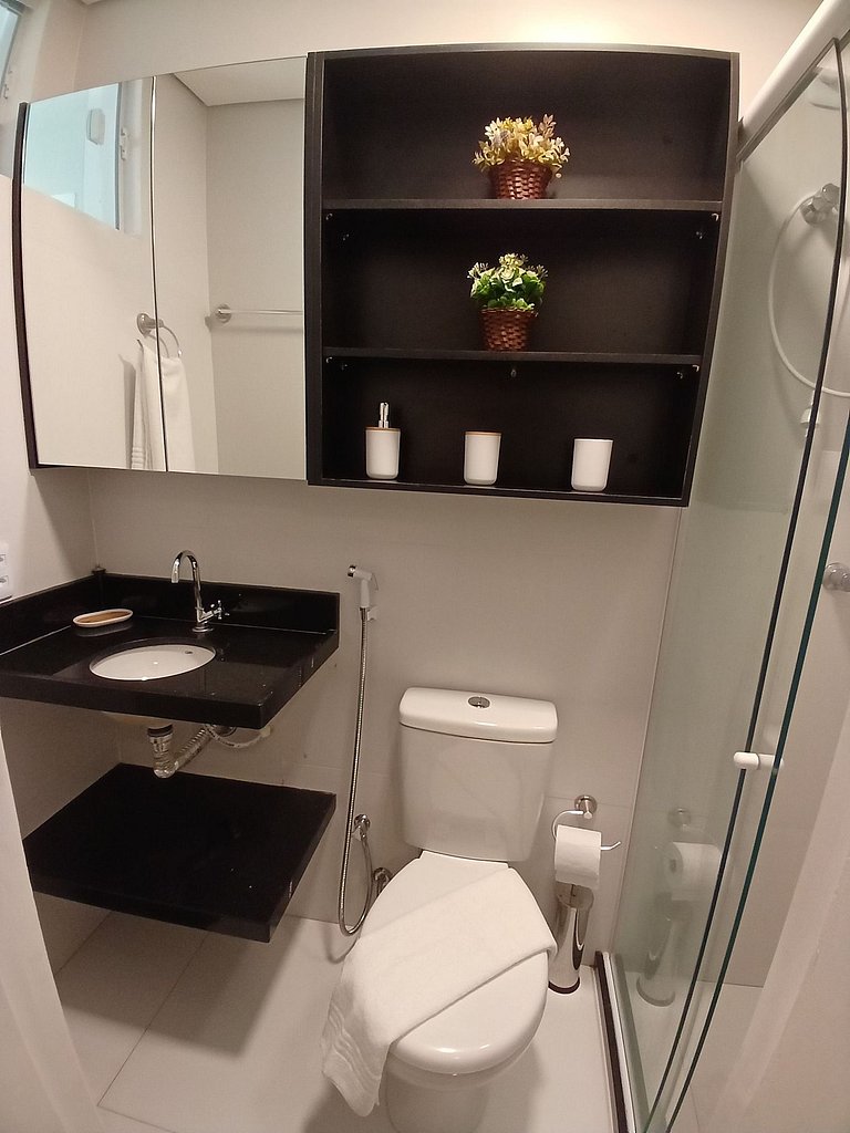 Apto 4 Quartos a 1 Min da Beira-Mar | WiFi | Garagem