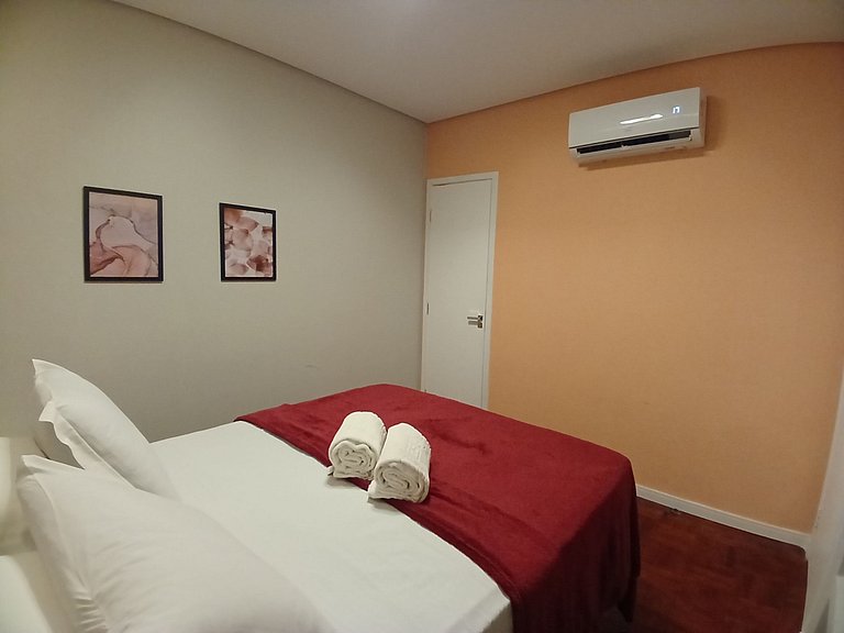 4BR Apt 1 Min from Beachfront | WiFi | Parking