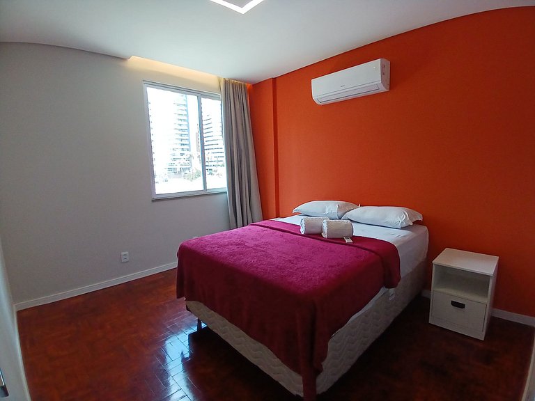 Apto 4 Quartos a 1 Min da Beira-Mar | WiFi | Garagem