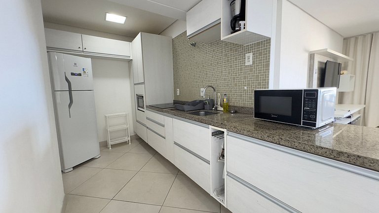 Apartamento amplo telado no Landscape Beira Mar