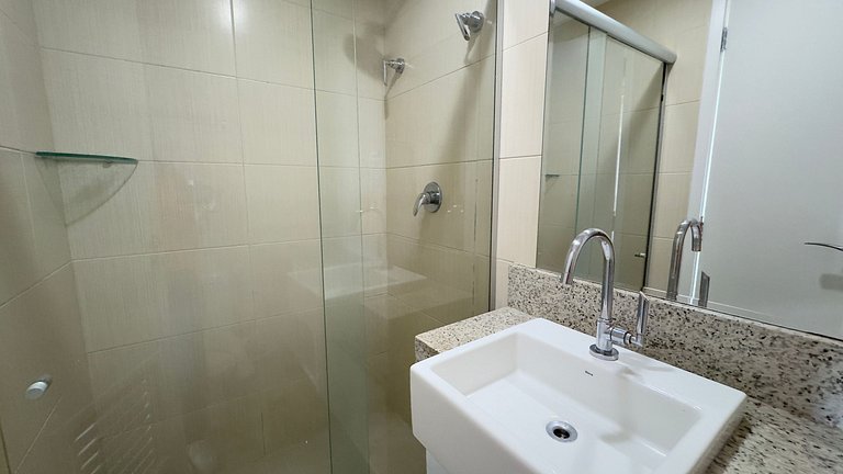 Apartamento amplo telado no Landscape Beira Mar