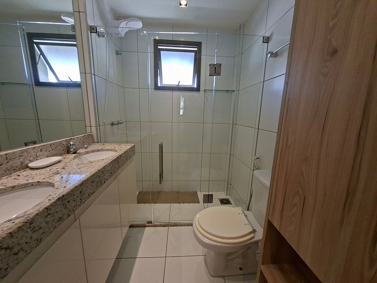 Parque das Ilhas Ground Floor 4 Bedrooms for 8