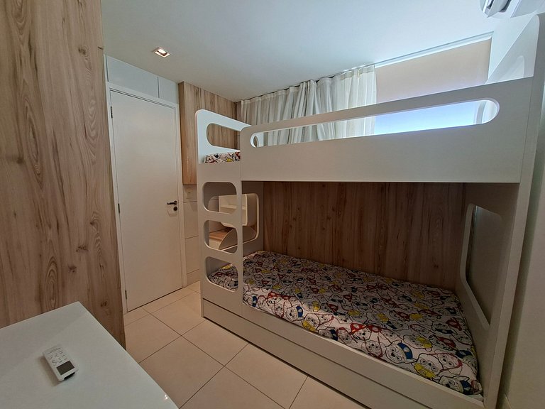 Ground Floor 4 Bedroom Apt near Beach Park