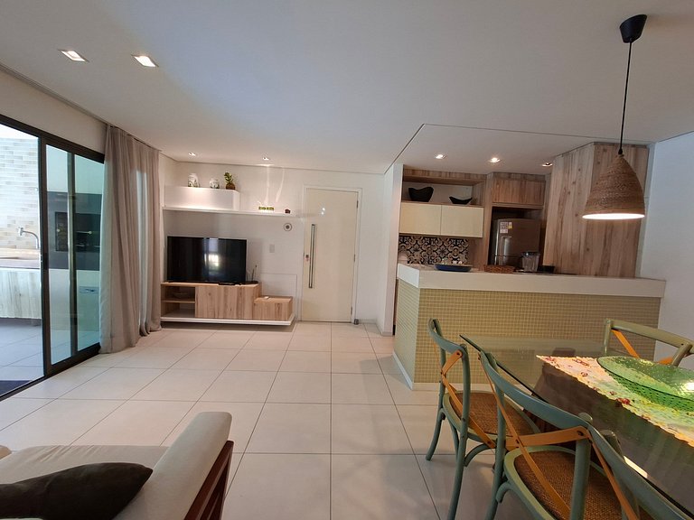 Parque das Ilhas Ground Floor 4 Bedrooms for 8