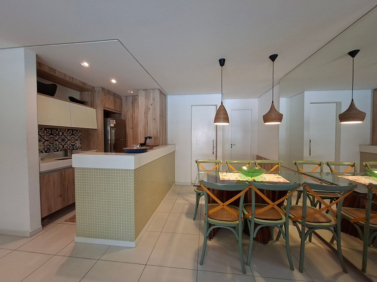 Parque das Ilhas Ground Floor 4 Bedrooms for 8