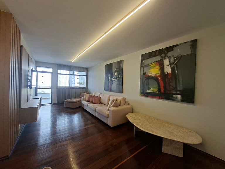 4BR Apt in Meireles 50m from Beira Mar