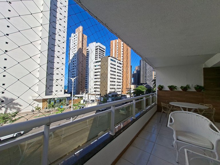 Apto 4 Hab en Meireles a 50 m de Beira Mar