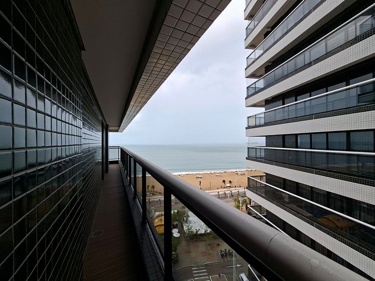 Beachfront 2 Bedroom Apt at Landscape sleeps 6