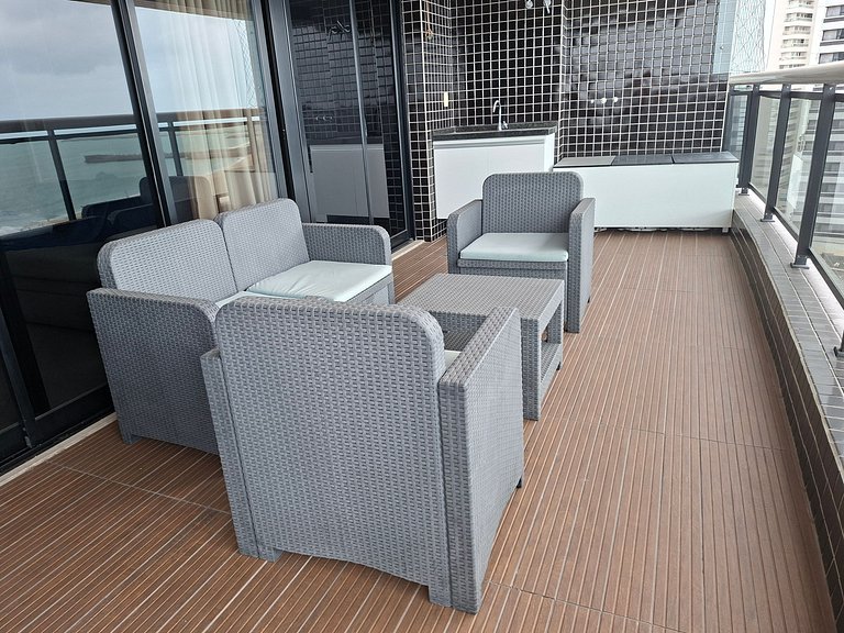 Beachfront 2 Bedroom Apt at Landscape sleeps 6