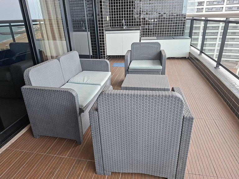 Beachfront 2 Bedroom Apt at Landscape sleeps 6