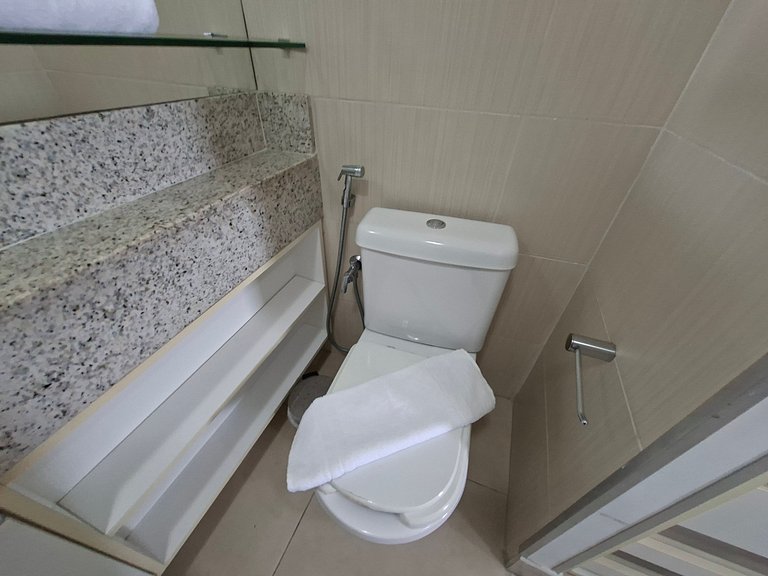 Beachfront 2 Bedroom Apt at Landscape sleeps 6