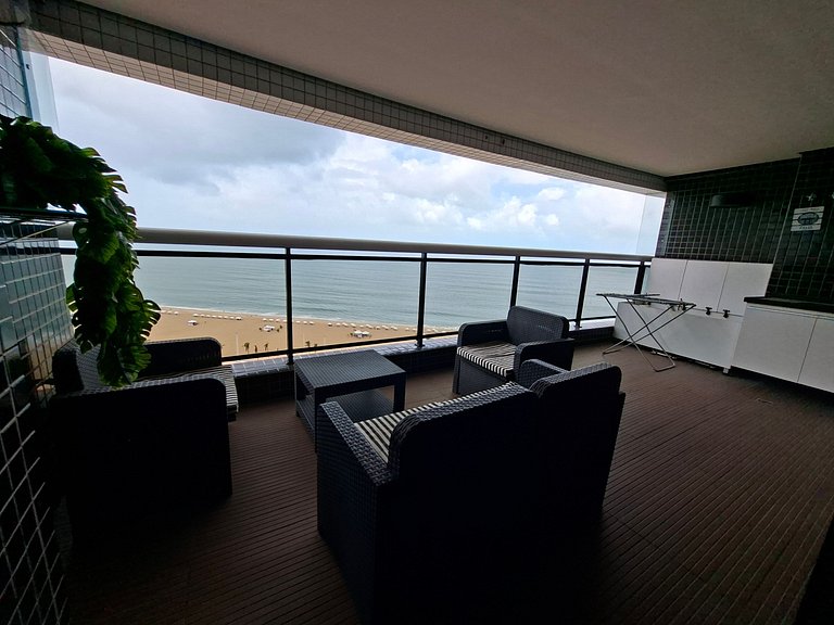 Beachfront 2 Br Aprt at Landscape WiFi Parking