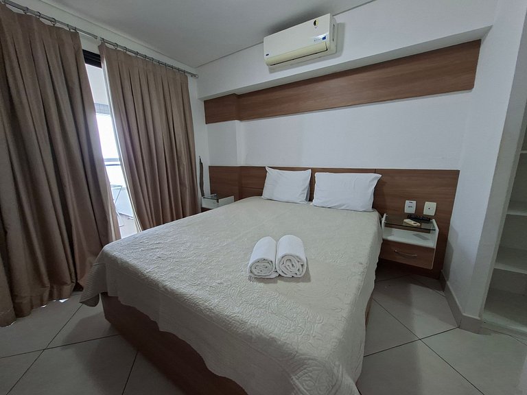 Beachfront 2 Br Aprt at Landscape WiFi Parking