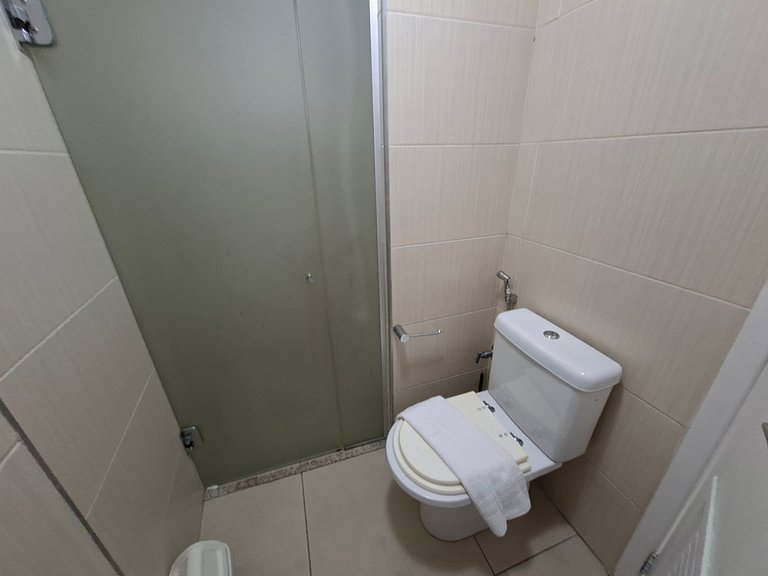 Beachfront 2 Br Aprt at Landscape WiFi Parking