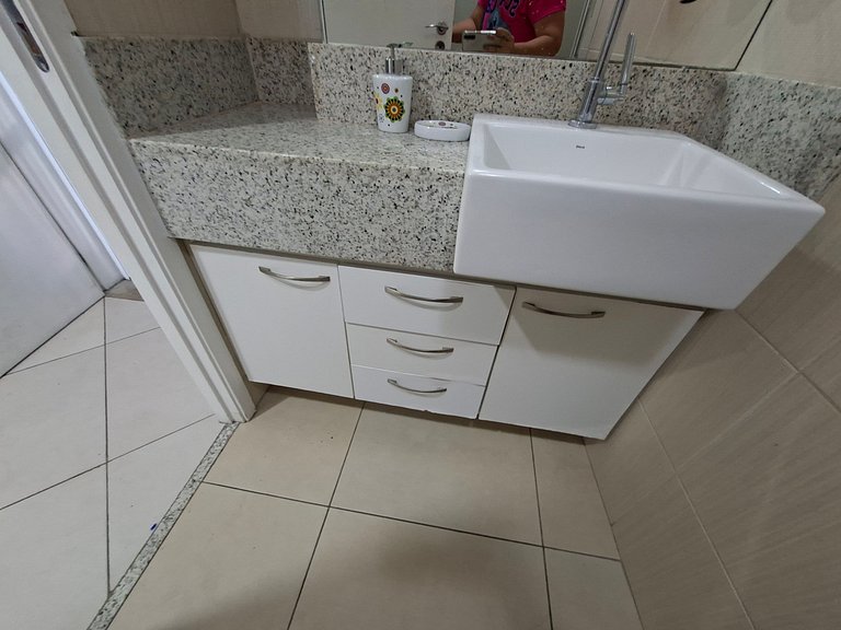 Beachfront 2 Br Aprt at Landscape WiFi Parking