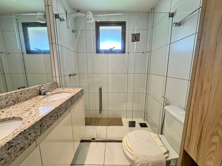 Ground Floor 4 Bedroom Apt near Beach Park