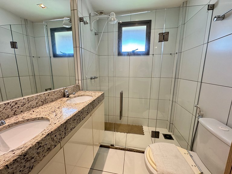 Ground Floor 4 Bedroom Apt near Beach Park