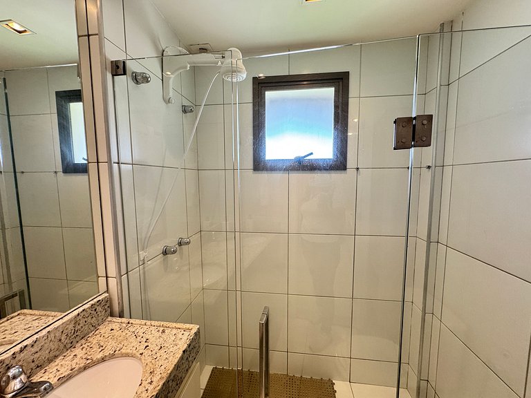 Ground Floor 4 Bedroom Apt near Beach Park