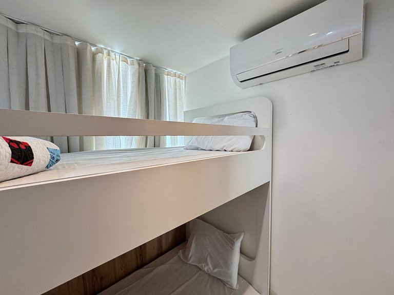 Ground Floor 4 Bedroom Apt near Beach Park