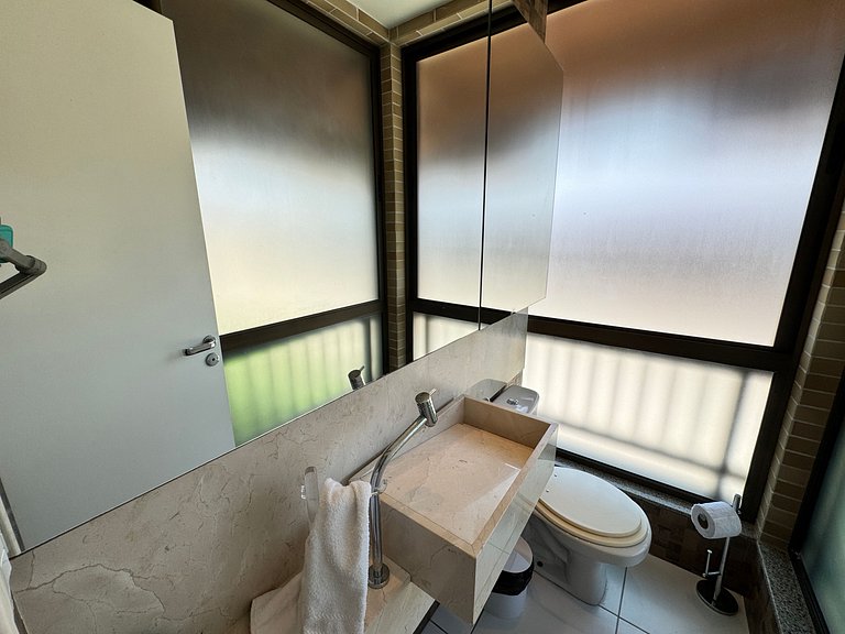 Ground Floor 4 Bedroom Apt near Beach Park