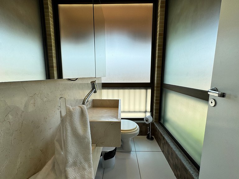 Ground Floor 4 Bedroom Apt near Beach Park