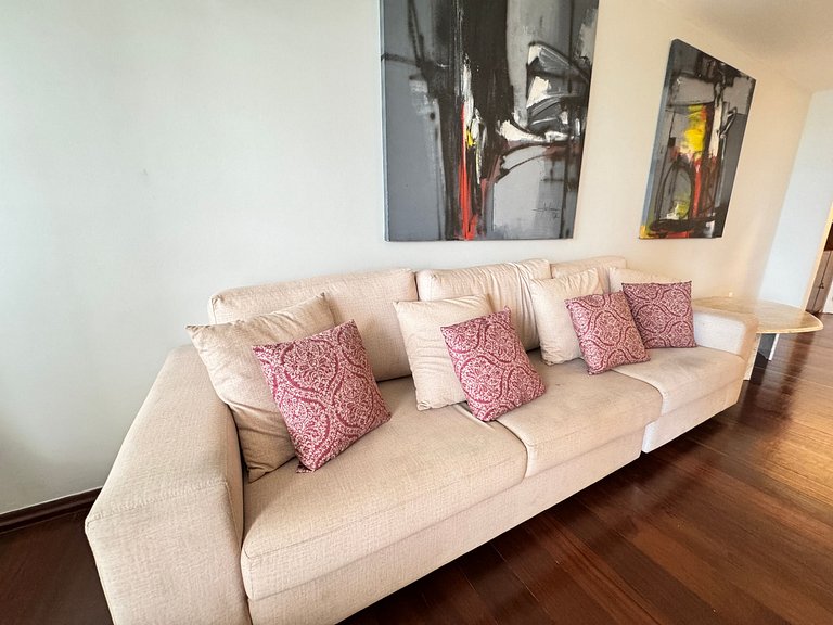 4BR Apt in Meireles 50m from Beira Mar