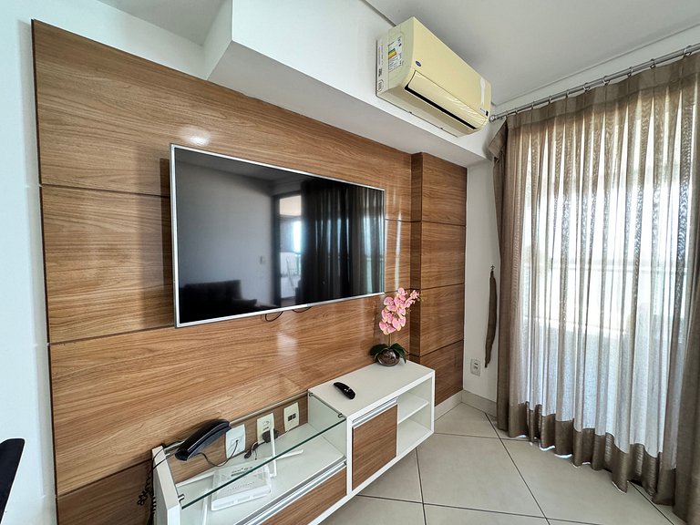 Beachfront 2 Br Aprt at Landscape WiFi Parking