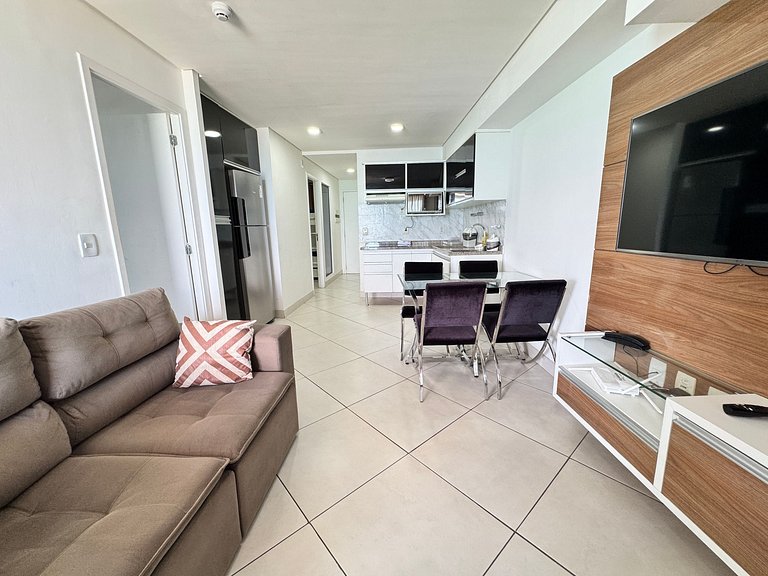 Beachfront 2 Br Aprt at Landscape WiFi Parking