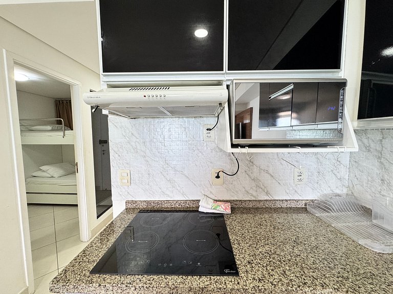 Beachfront 2 Br Aprt at Landscape WiFi Parking