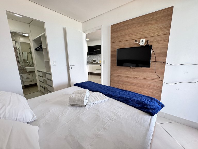 Beachfront 2 Br Aprt at Landscape WiFi Parking