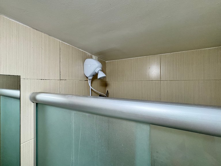 Beachfront 2 Br Aprt at Landscape WiFi Parking