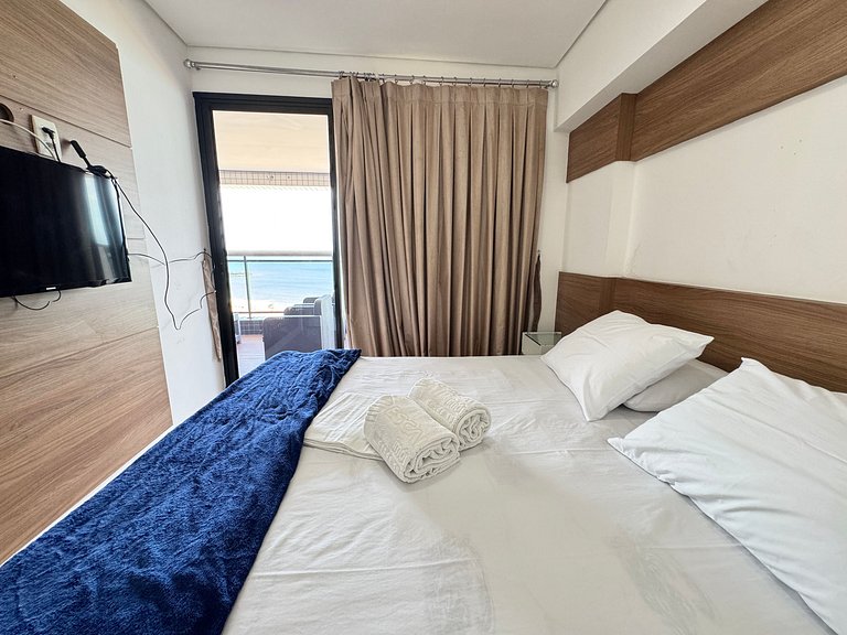 Beachfront 2 Br Aprt at Landscape WiFi Parking