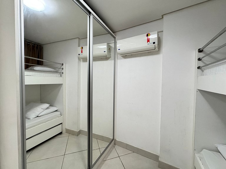 Beachfront 2 Br Aprt at Landscape WiFi Parking