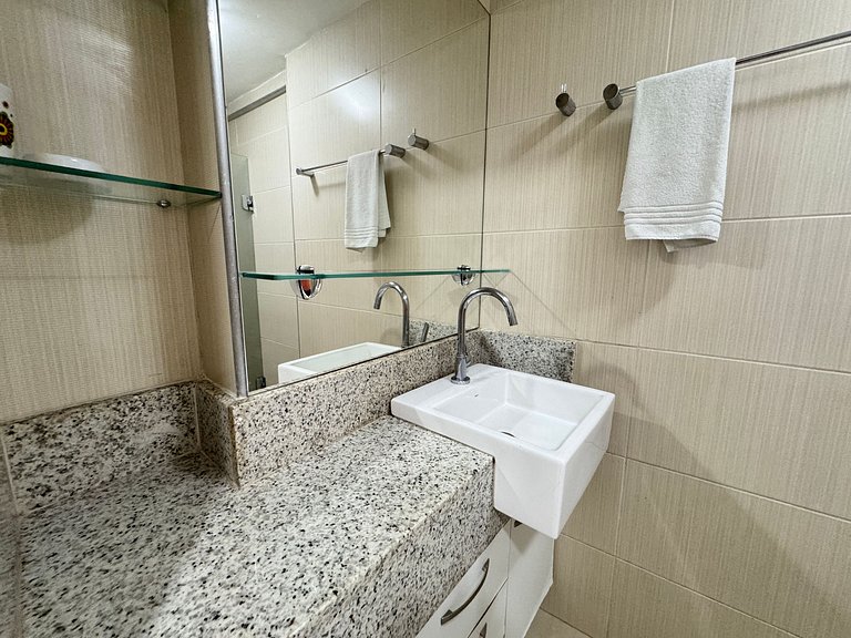 Beachfront 2 Br Aprt at Landscape WiFi Parking