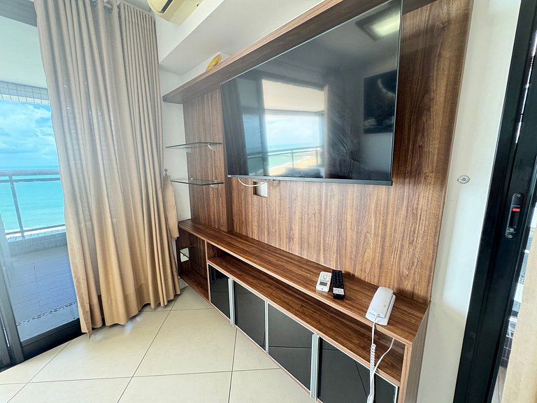 Beachfront 2 Bedroom Apt at Landscape sleeps 6