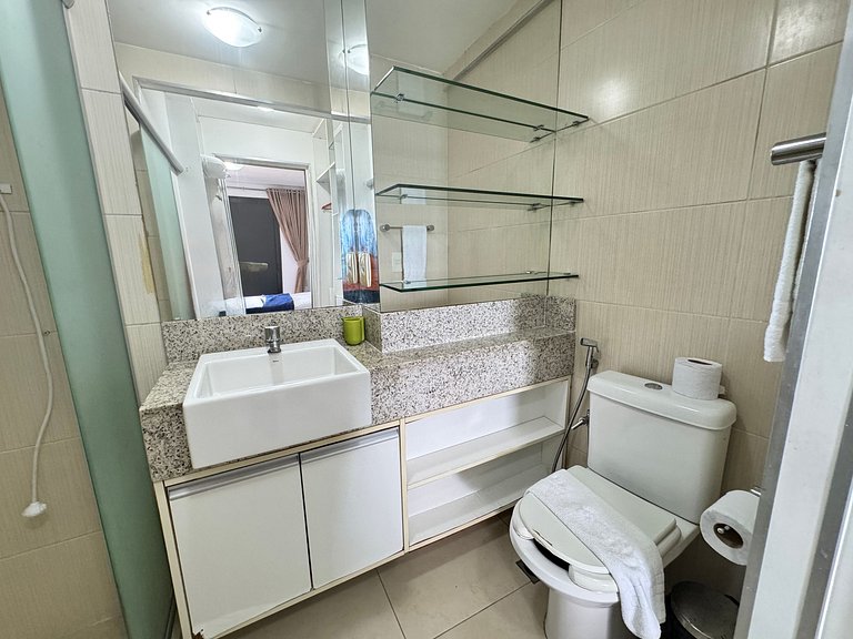 Beachfront 2 Bedroom Apt at Landscape sleeps 6