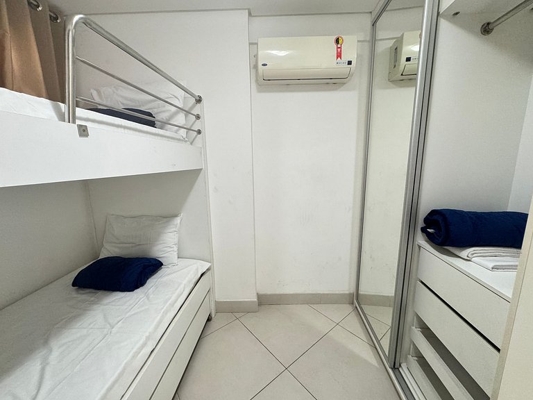 Beachfront 2 Bedroom Apt at Landscape sleeps 6