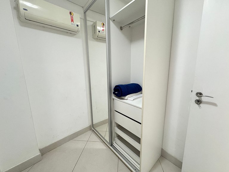 Beachfront 2 Bedroom Apt at Landscape sleeps 6