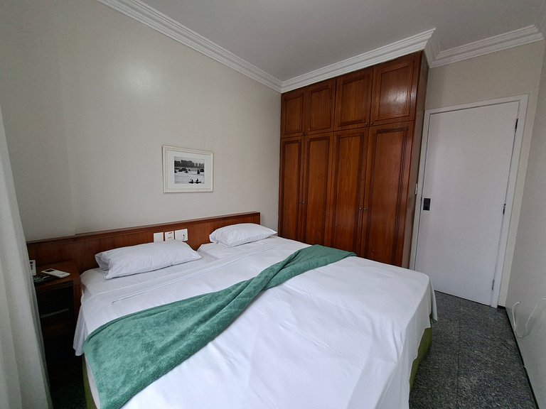 Flat Saint Martin 1Q 3P Andar Alto