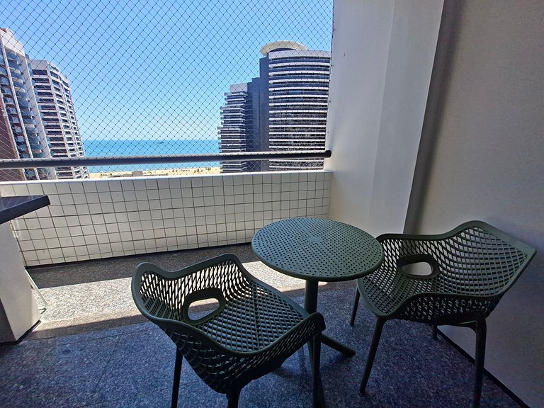 Meireles Seafront Apartment for 4 | Parking | WiFi