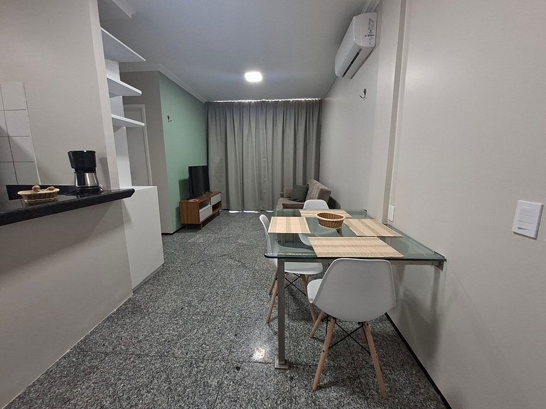 Meireles Seafront Apartment for 4 | Parking | WiFi