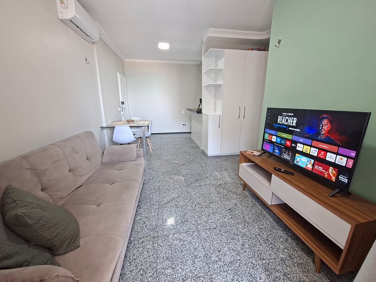 Meireles Seafront Apartment for 4 | Parking | WiFi
